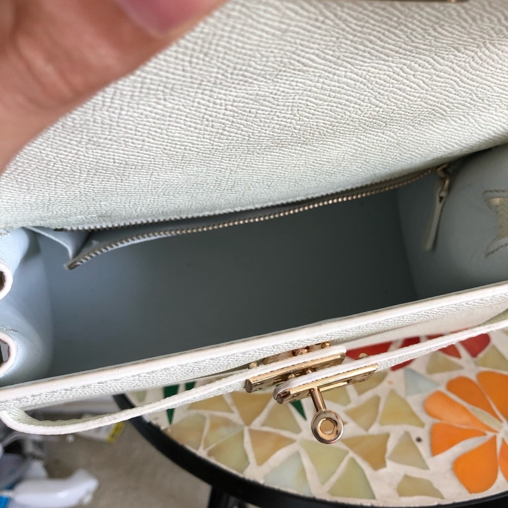 Unbranded Faux-leather, White Box Crossbody Purse - Picture 5 of 7